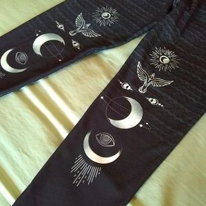 Evolution and Creation yoga capris